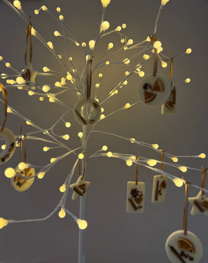 Handmade Soy Wax Tree Decorations – Dual-Use Wax Melts Pine Needle, Sweet Orange & Cinnamon (set of 3)