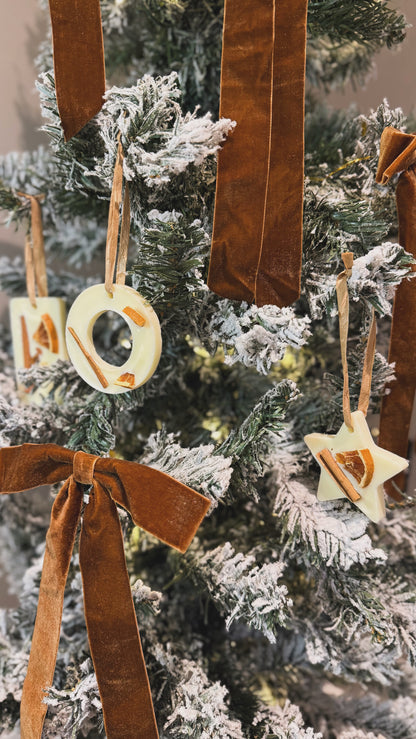 Handmade Soy Wax Tree Decoration – Dual-Use Wax Melts. (Cinnamon-Clove-Orange individual)
